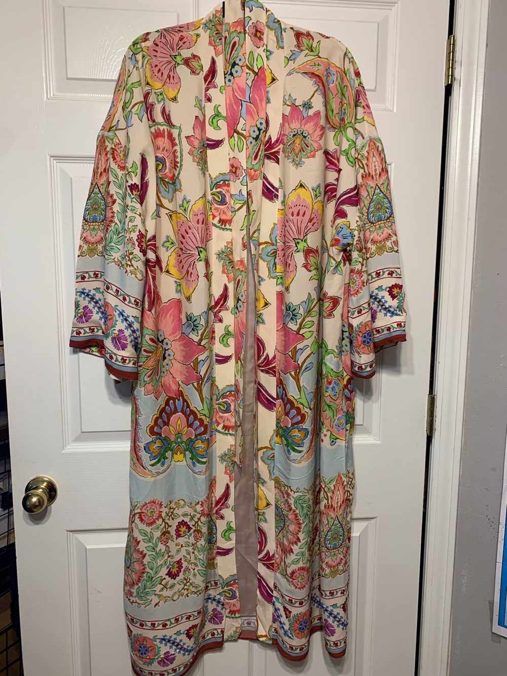 Floral Printed Kimono Robe in Cream and Pink